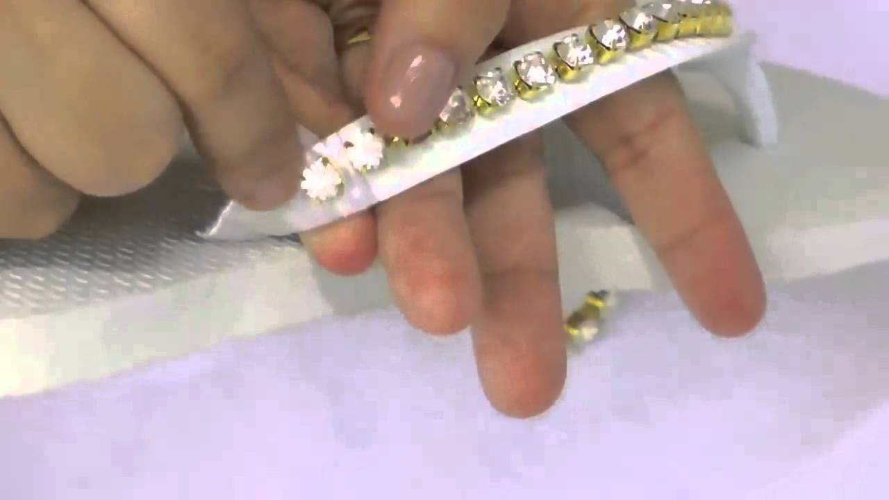 Chinelo decorado com fita e strass passo a passo