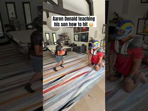Aaron Donald training Aaron Donald Jr. 💪
