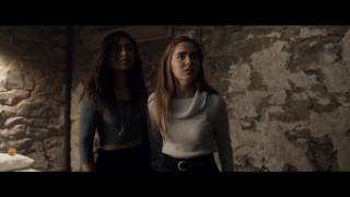 Video trailer för Split - Official Trailer 1 (Universal Pictures) HD