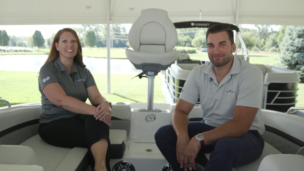 Официальный видеотур по Hurricane Sundeck Sport 218 OB
