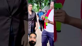 اوعى يضحك عليك بالطريقة الكوميدية دى 🤣