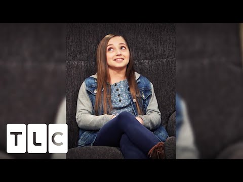 22-Year-Old That's The Size Of A Child Explains If She Can Carry A Toddler  | I Am Shauna Rae