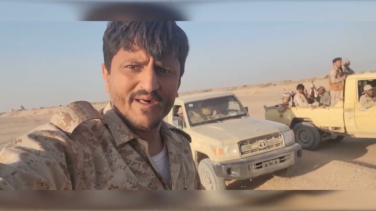 أشبال اليمن يمزقون صور هبل