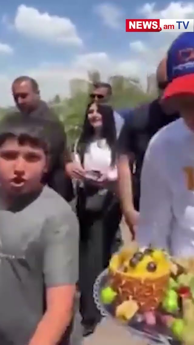Դու ամեն ինչը խաբում ես, ինչ ասել ես՝ չի եղել. Նոր Նորքում երեխան՝ Փաշինյանին