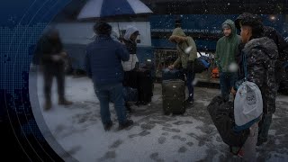 Chemin Roxham : des migrants amenés à la frontière par des agents américains