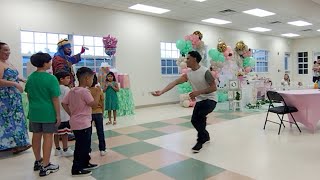 Payaso Pikorete Celebrando el Cumpleaños de Yareliz en Saint Cloud Fl Trajo Tarjeta de los Cupones