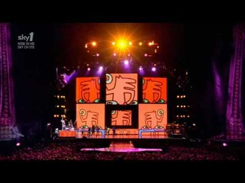Madonna - Into The Groove (Sticky & Sweet Tour in Buenos Aires)