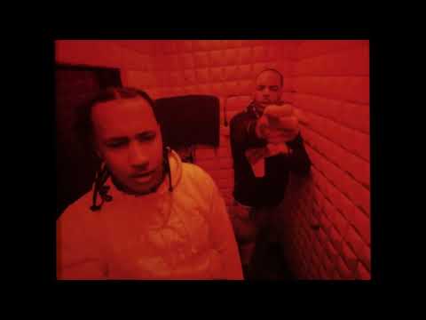 Super Throwed Dave- Dunks On Ft. Goowap #milwaukee #superthrowed (@shotbydh )