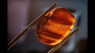Druhohorní jantar z Myanmaru BJ-17