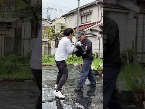 せんどー練習67日目のジャブ→右ミドル→左ミドル→ワンツー→左膝(ラスト)