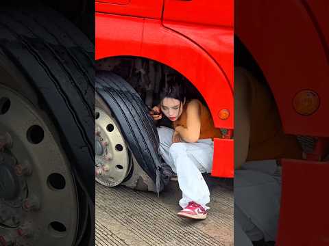 Puncture Repairer Changed The Truck Tyre On A Rainy Day 😲😻 #shorts #shortvideo #shortsfeed