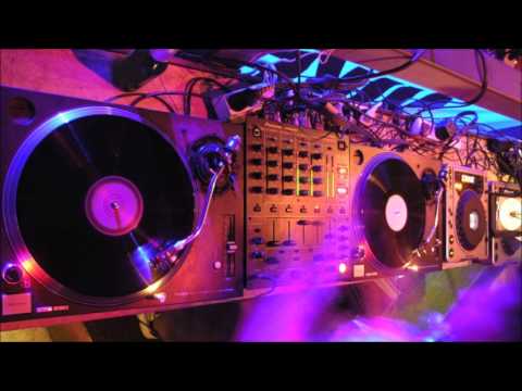 Pressure Unit Feat. Young Sixx -- Get It On (Club Mix)