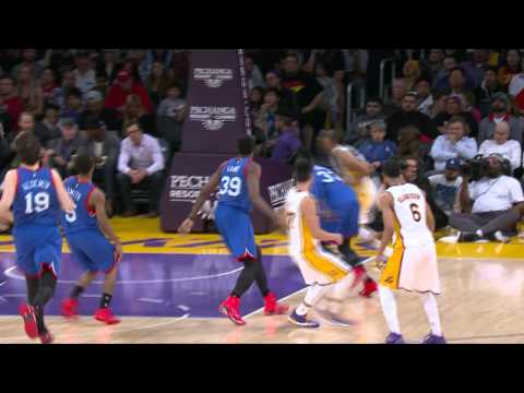 Jeremy Lin No-Looks to Wesley Johnson for the Dunk