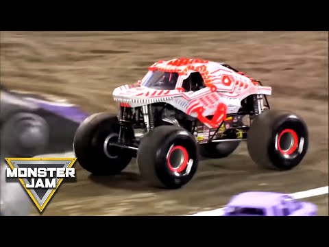 ThunderROARus Drop Forward Momentum Backflip 💥 | 2023 Monster Jam Superstar Challenge | Monster Jam