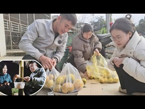He sells fruit and makes fried fruit tarts. His former mother-in-law came looking for him.