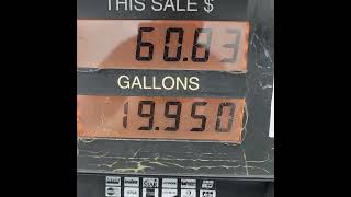 saving money on gas with the 7-11 rewards app #automobile #gas #savemoney #gasprices