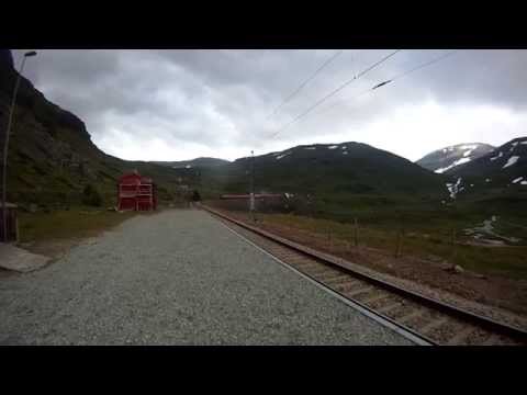 Train at Upsete - Bergensbanen/Bergen Line