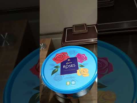 cadbury roses unboxing 😊🥳🥳🥳🍫🍫🍫🍫😋😋😋