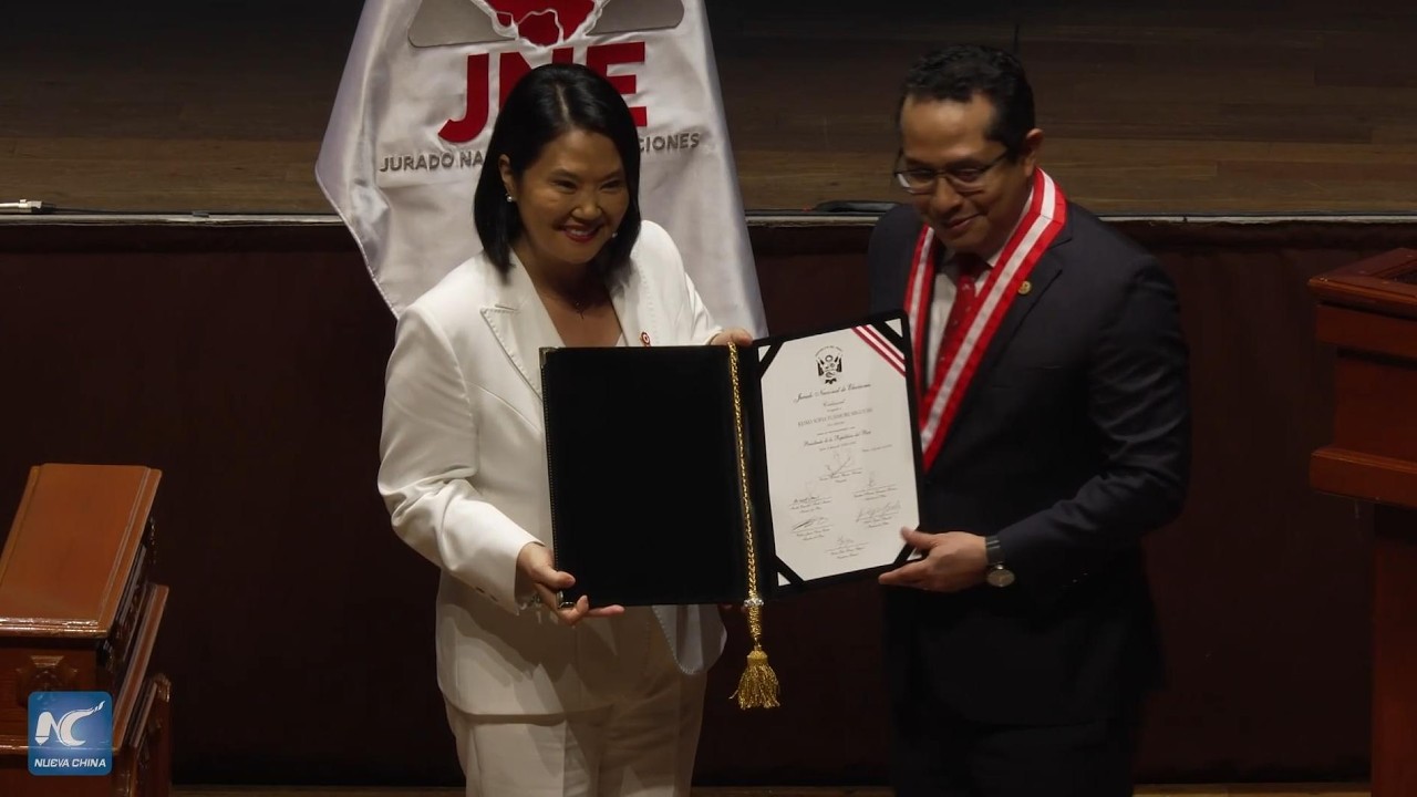 Keiko Fujimori recibe credenciales como presidenta electa de Perú