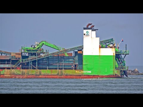MOORING OPERATION WITH CRUDE OIL TANKER AND UNIQUE STONE CARRIER AT ROTTERDAM PORT - 4K SHIPSPOTTING