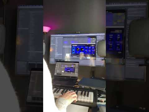 Arturia Jupiter 8V noodling