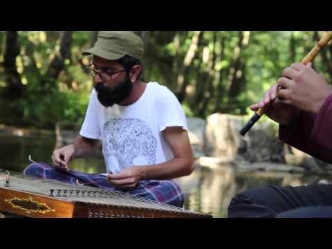 Ethnic BAND - Arada Yol Var