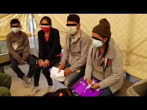 #ValorNoticias  Migrantes son rescatados en desierto, entre ellos, un menor de edad.