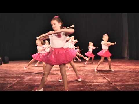 Hranice - Minimažoretky - DDM  50 let