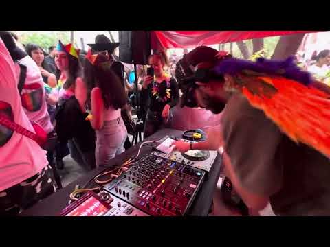 Perreito en el pride 2024 con dj shop🔥 Dj velaa