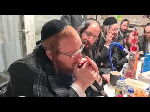 Singer Makes Violin Sound With His Voice!