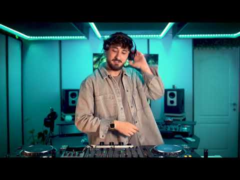 Manda – Week Vibes Ep.3 In The Studio (Afro-House)