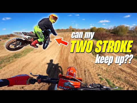 Can my 2-STROKE Keep Up?? - 250 2-Stroke vs 450 4-Stroke *Lap Time Battle!*
