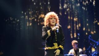 Fiorella Mannoia: I pensieri di Zo, sorpresa a Fiorella