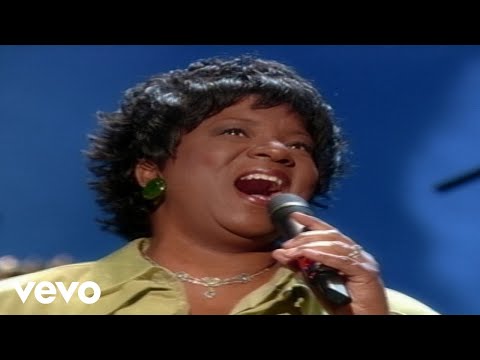 Bill & Gloria Gaither - What Are They Doing in Heaven [Live] ft. Babbie Mason