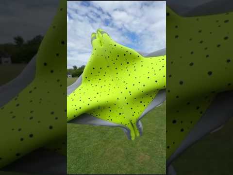 Gants collants: Légal ou Tricherie ? #gants #gardiendebut #football #shortsvideo