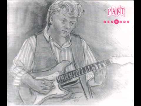 Iain "Hound Dog" Terry - Chicken Shack Shuffle