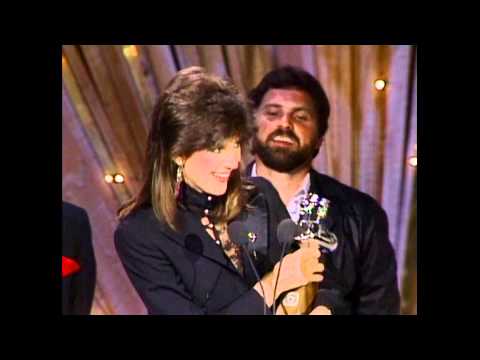 Karen Brooks Wins Top New Female Vocalist - ACM Awards 1983