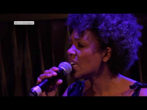 Mit Fola Dada im Bix