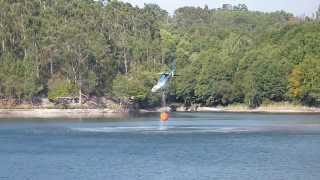 preview picture of video 'Helicóptero baixa até à água na Barragem da Queimadela em Fafe'
