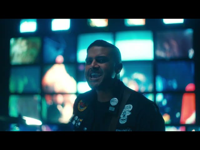 Video zu 'Radio Silence' ansehen Video zu 'Radio Silence' ansehen