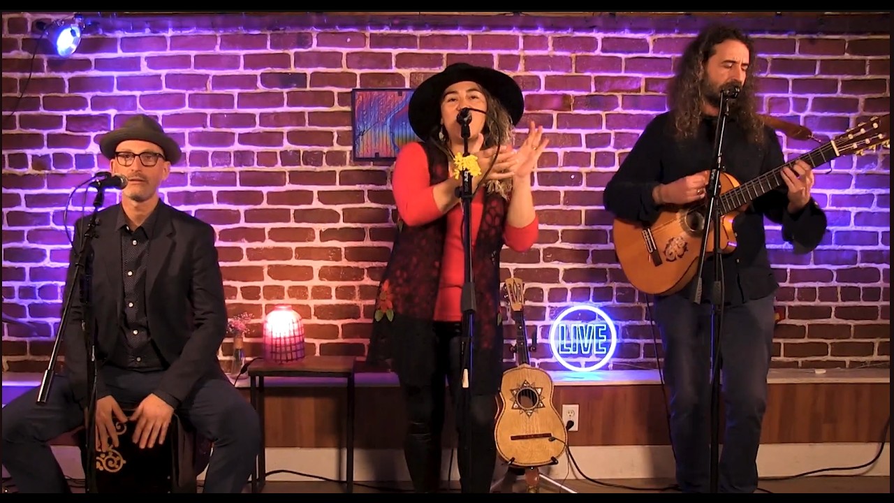 Promotional video thumbnail 5 for Dos Bandoleros