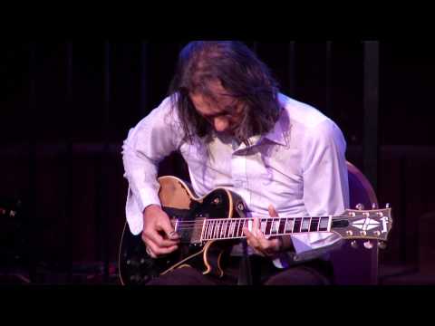 Jade Castrinos (of Edward Sharpe) & her father play "Fiya Wata" @Peacelink Live 11.11.11