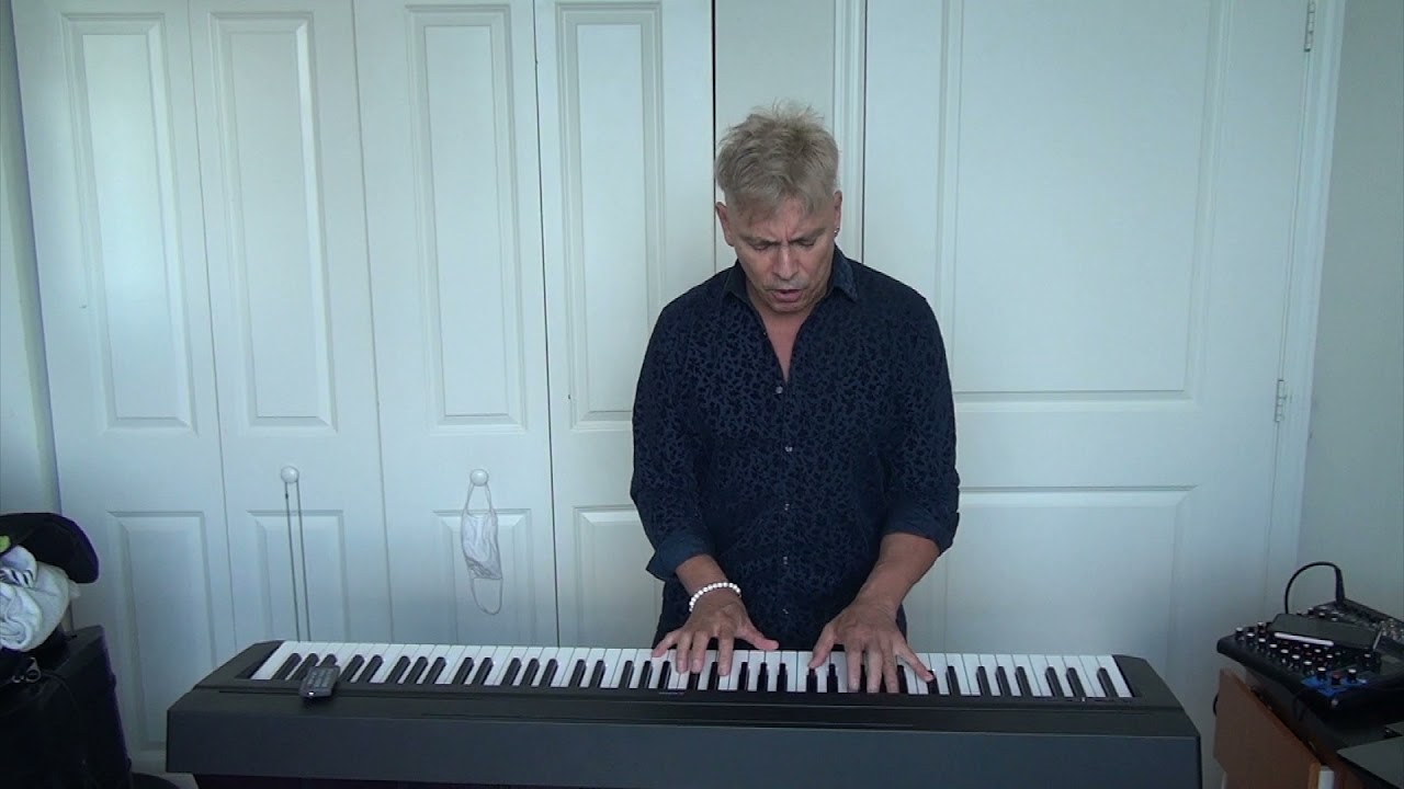 Promotional video thumbnail 1 for Pianoman Saul