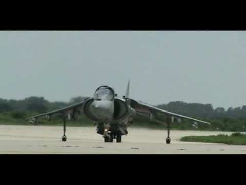 USMC AV-8B Harrier Flight demonstration