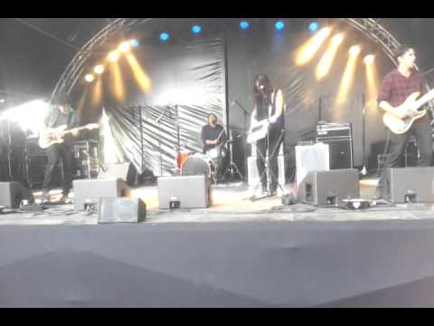 Reach you on the phone- Blank Realm live @valkhof festival 2014