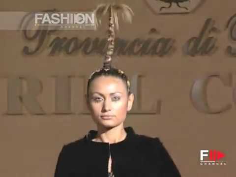 Fashion Show "Raffaella Curiel" Haute Couture Women Autumn Winter 2004 2005 Rome 5 of 8