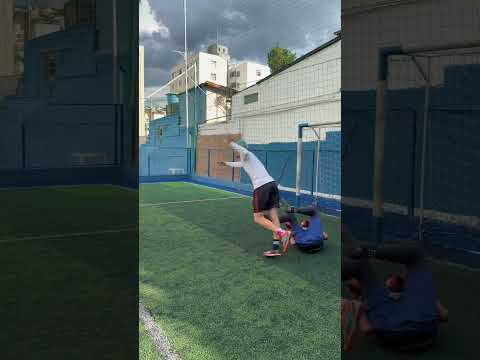 ACRE HUMILHA E PERDE GOL