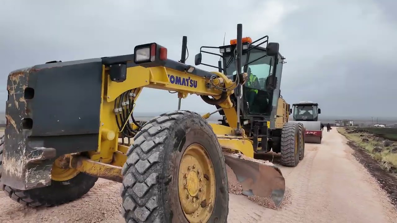 BÜYÜKŞEHİR, SİVEREK KIRSALINDA YOL SEFERBERLİĞİNİ SÜRDÜRÜYOR