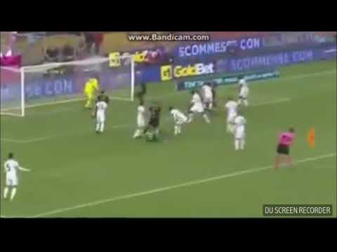 Il gol incredibile di Brignoli (il portiere del Benevento)