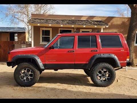 Zone 4.5" Short Arm Lift Kit and 33" Tires on Jeep Cherokee XJ 4x4